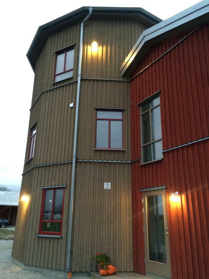 Flyingehus Gårdshotell Eksteriør bilde